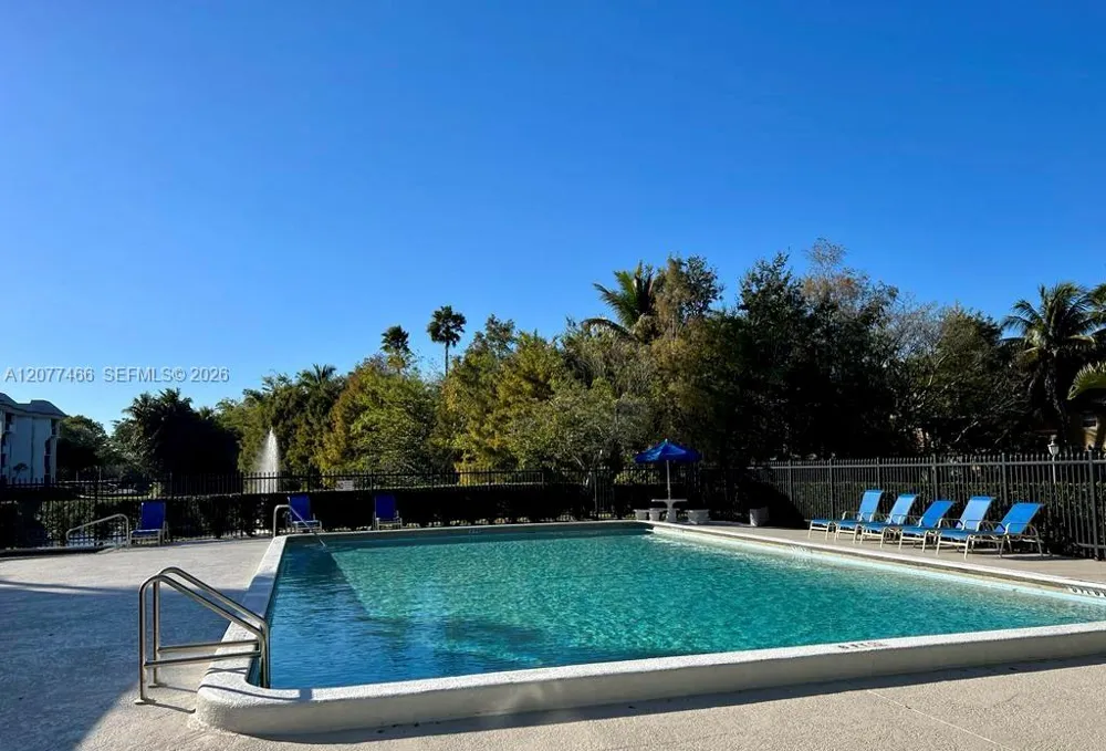 721 Pine Island Rd #213 Plantation, FL 33324