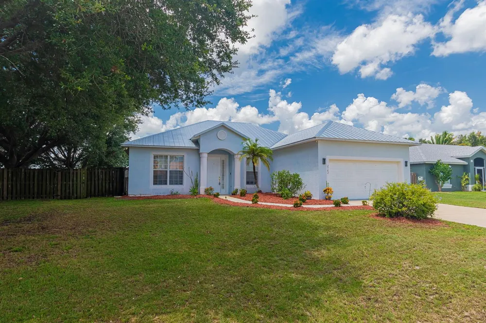 2742 SW Slade Place Port St. Lucie, FL 34953