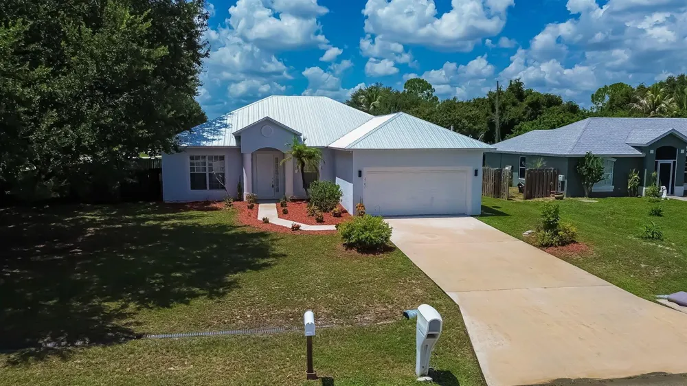 2742 SW Slade Place Port St. Lucie, FL 34953