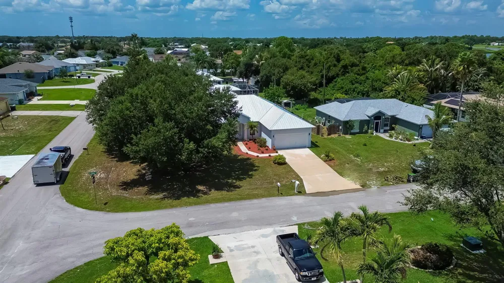 2742 SW Slade Place Port St. Lucie, FL 34953