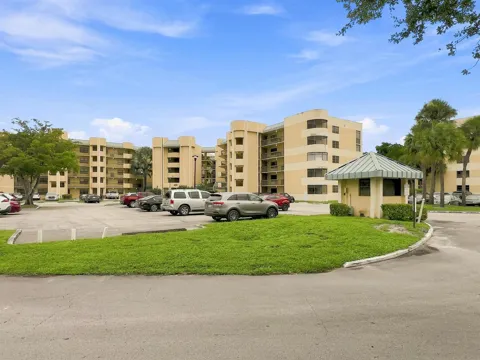 6575 W Oakland Park Boulevard #101
