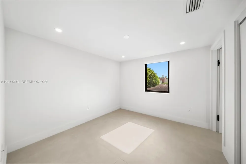 1433 SW 20th St Miami, FL 33145