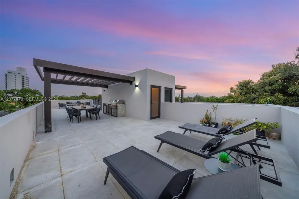 1433 SW 20th St Miami, FL 33145