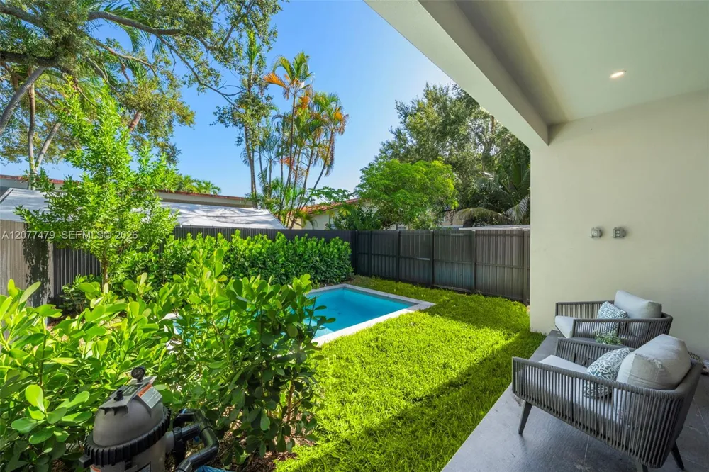 1433 SW 20th St Miami, FL 33145