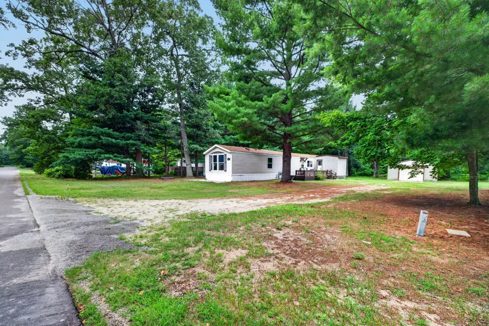 9455 E Lane Drive Grant Township, MI 49437