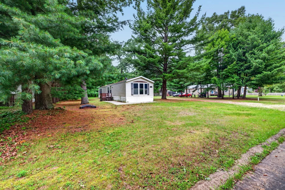 9455 E Lane Drive Grant Township, MI 49437