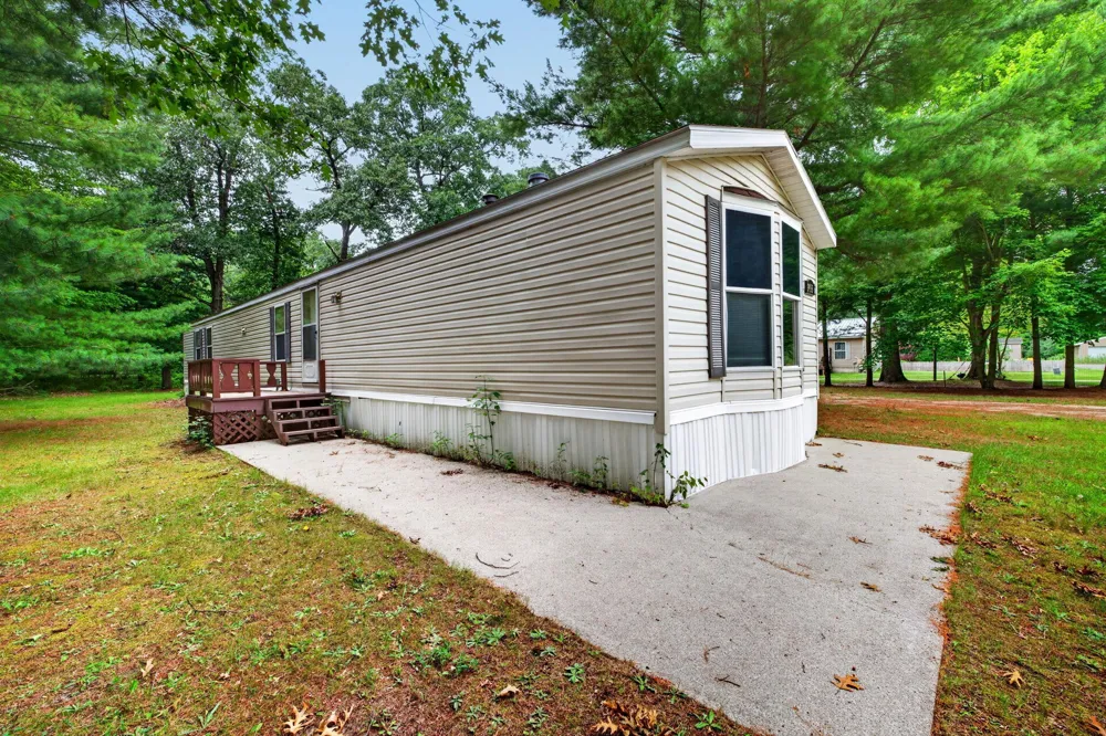 9455 E Lane Drive Grant Township, MI 49437