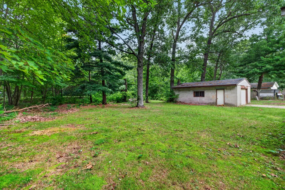 9455 E Lane Drive Grant Township, MI 49437