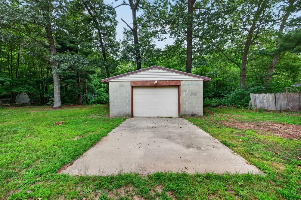 9455 E Lane Drive Grant Township, MI 49437