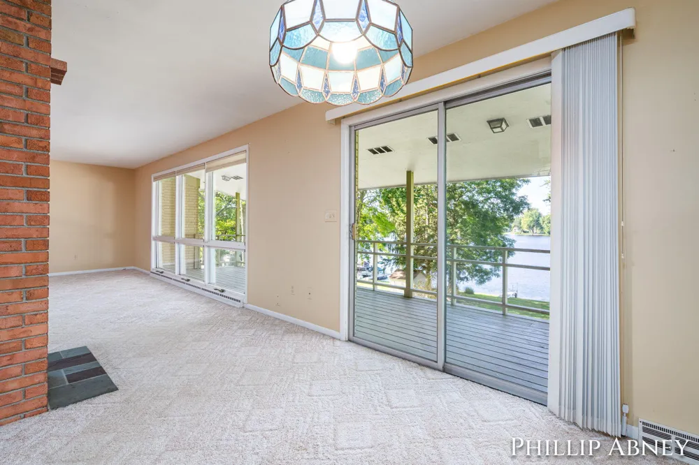 8391 Cowan Lake Drive NE Grattan Township, MI 49341