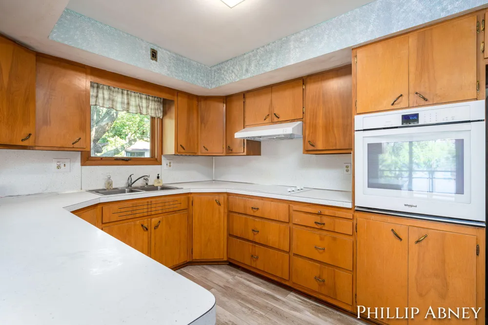 8391 Cowan Lake Drive NE Grattan Township, MI 49341