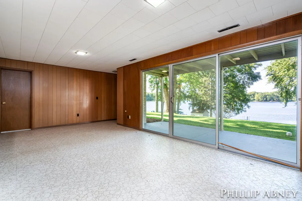 8391 Cowan Lake Drive NE Grattan Township, MI 49341