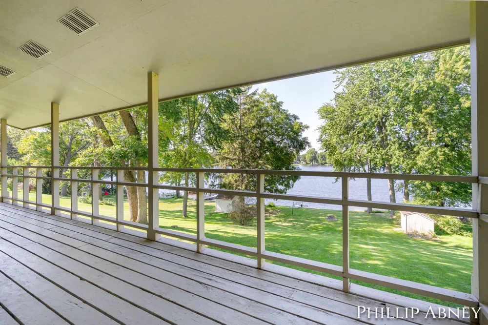 8391 Cowan Lake Drive NE Grattan Township, MI 49341