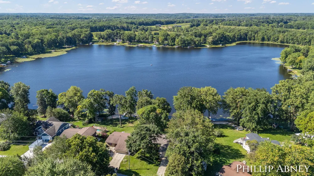 8391 Cowan Lake Drive NE Grattan Township, MI 49341