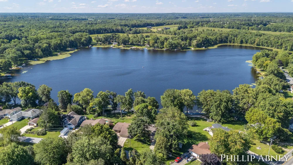 8391 Cowan Lake Drive NE Grattan Township, MI 49341