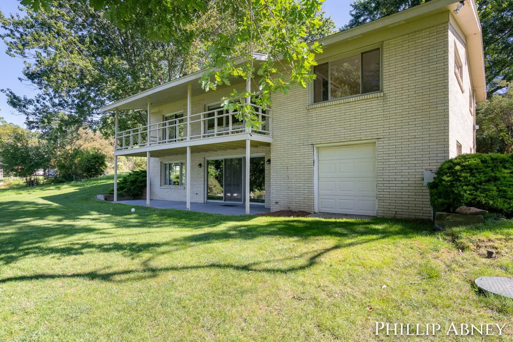 8391 Cowan Lake Drive NE Grattan Township, MI 49341