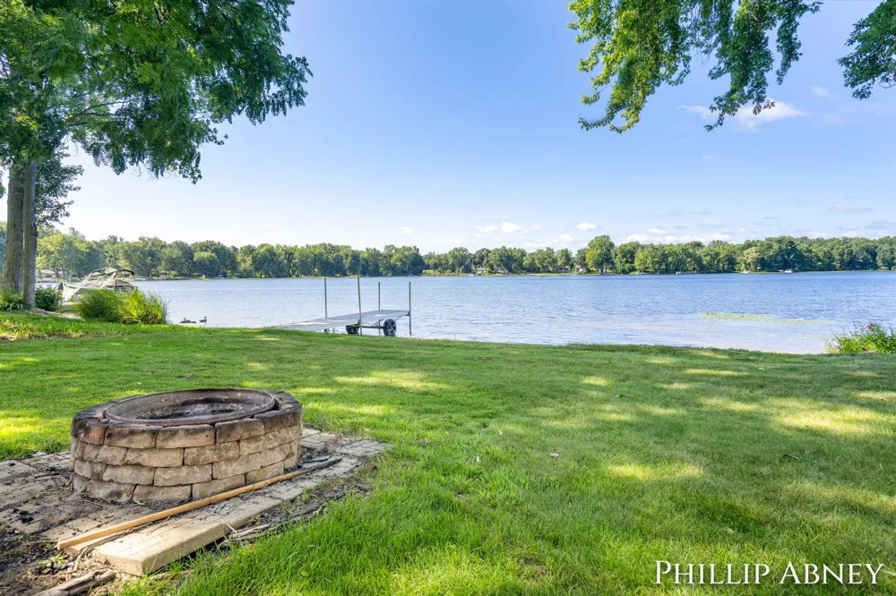 8391 Cowan Lake Drive NE Grattan Township, MI 49341