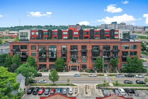 600 Broadway Avenue NW #Suite 131