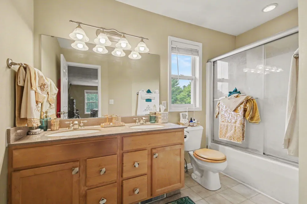 6627 Winter Creek Road Norton Shores City, MI 49444