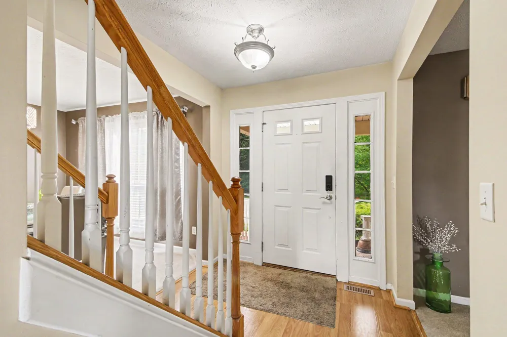6627 Winter Creek Road Norton Shores City, MI 49444