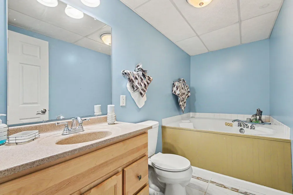 6627 Winter Creek Road Norton Shores City, MI 49444