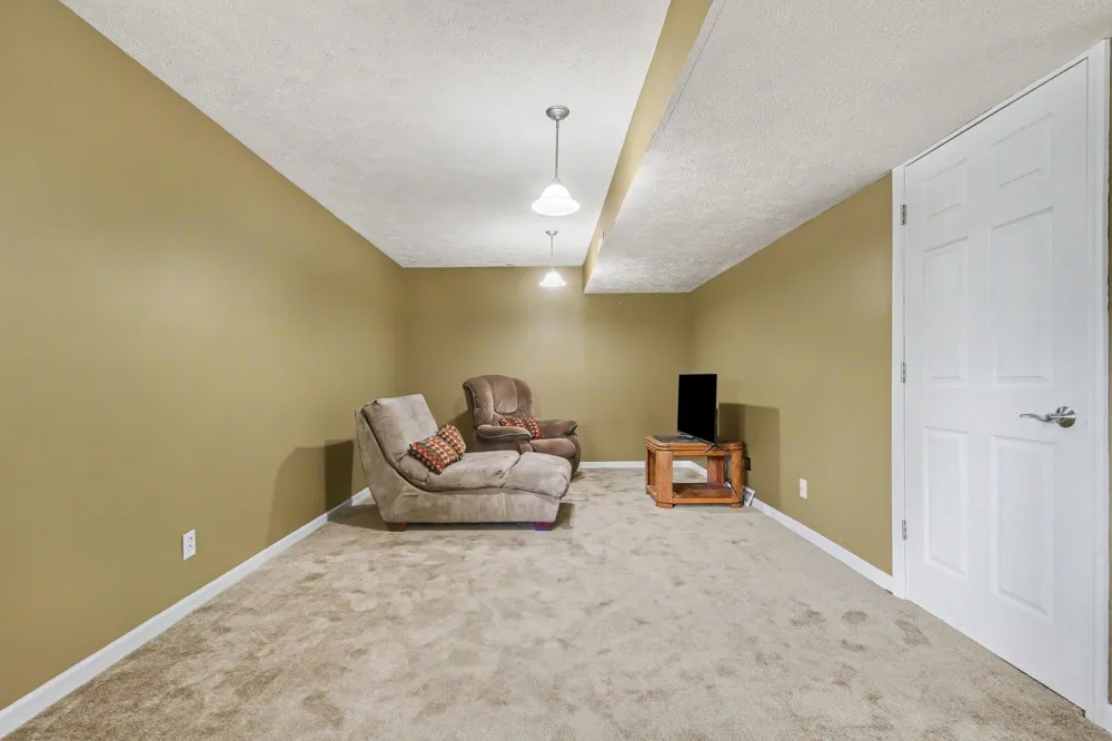 6627 Winter Creek Road Norton Shores City, MI 49444