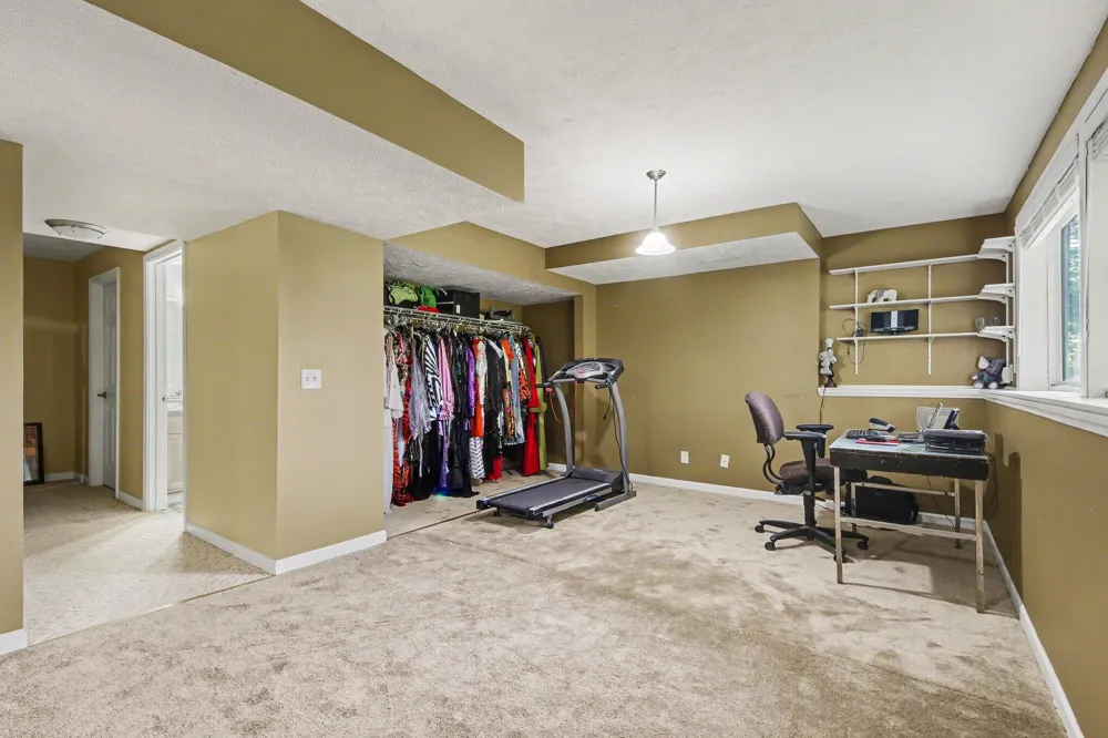 6627 Winter Creek Road Norton Shores City, MI 49444