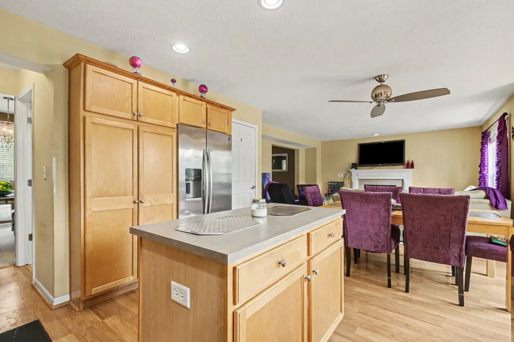 6627 Winter Creek Road Norton Shores City, MI 49444