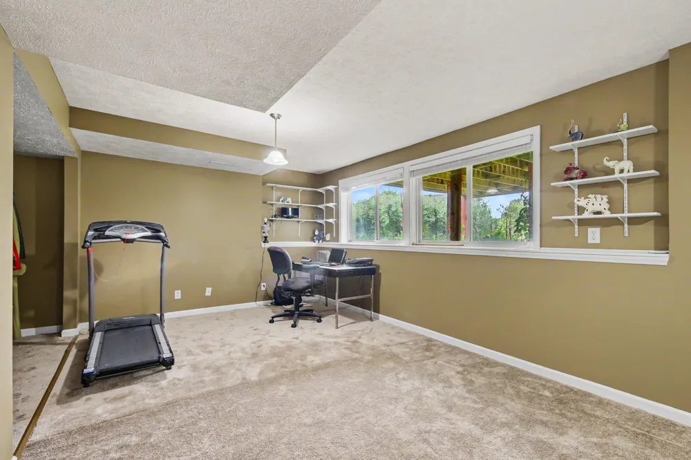 6627 Winter Creek Road Norton Shores City, MI 49444