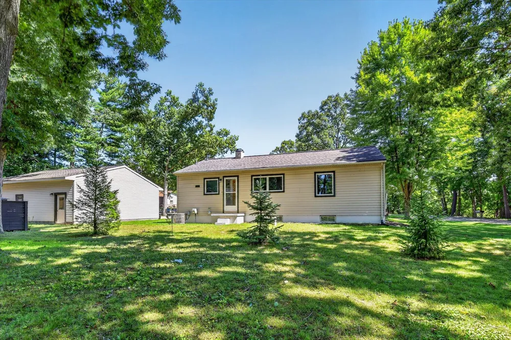 8929 Robinwood Court Napoleon Township, MI 49201