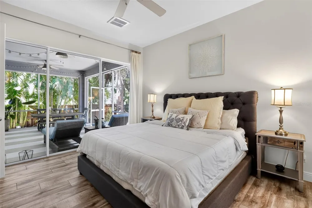 652 KENNETH WAY Tarpon Springs, FL 34689