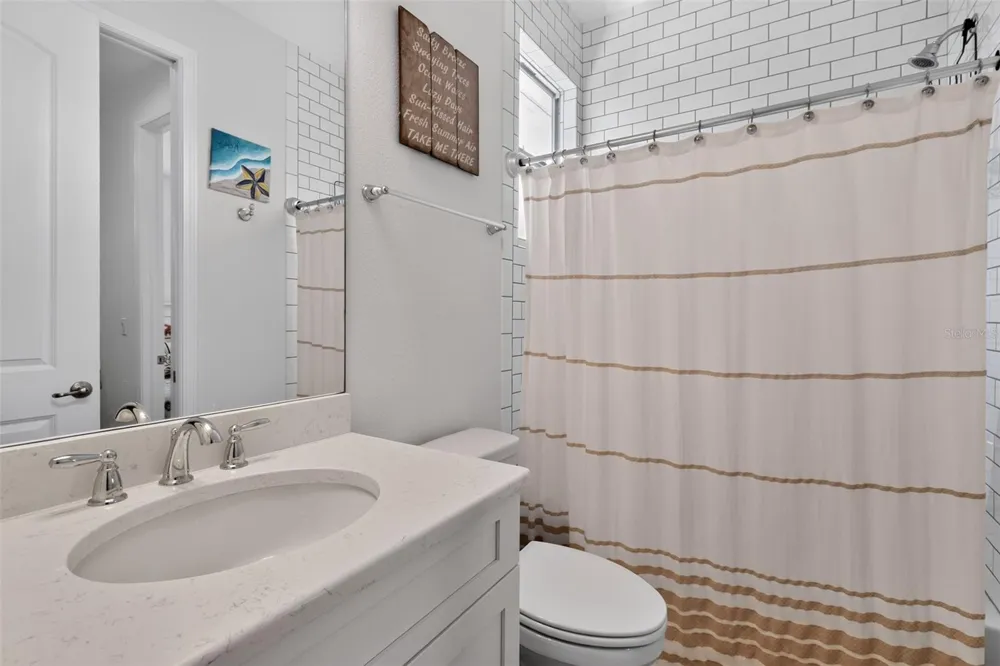 652 KENNETH WAY Tarpon Springs, FL 34689