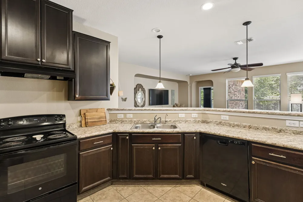 1113 Yellow Iris Road Leander, TX 78641