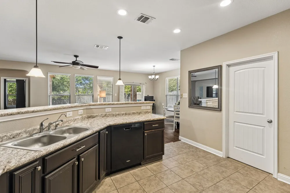 1113 Yellow Iris Road Leander, TX 78641