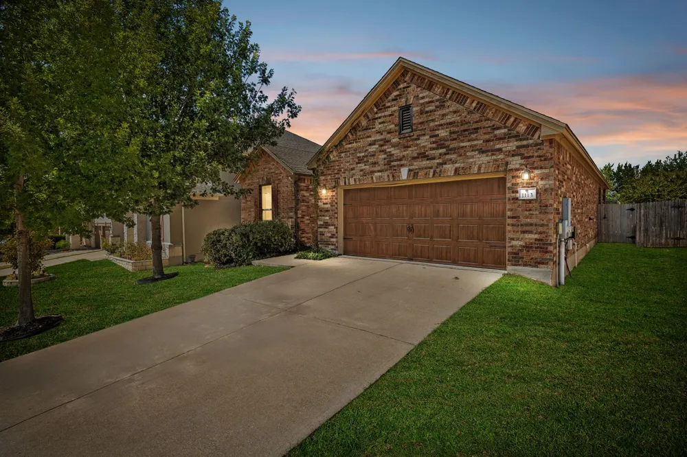 1113 Yellow Iris Road Leander, TX 78641