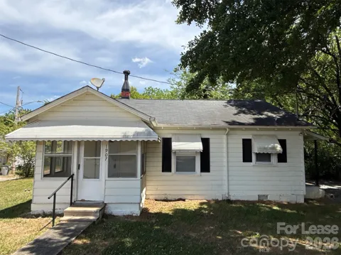 1907 E Elm Street