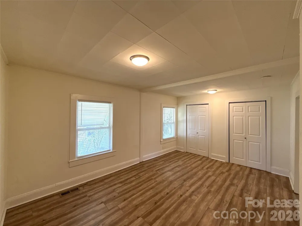 1907 E Elm Street Gastonia, NC 28054