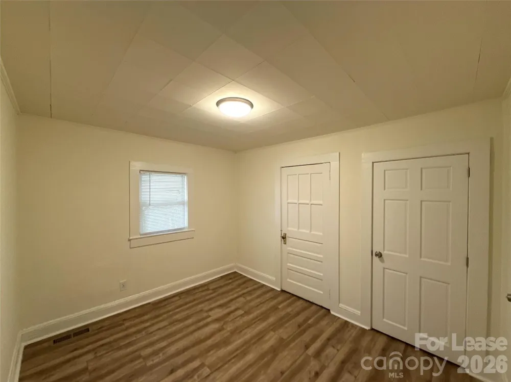 1907 E Elm Street Gastonia, NC 28054