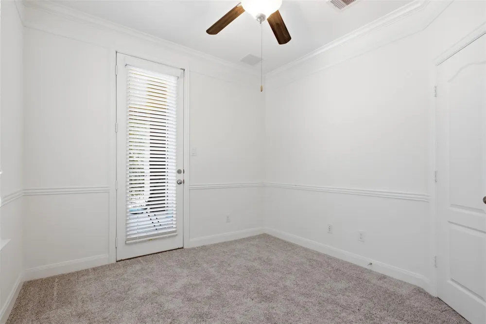 704 Water Street Webster, TX 77598