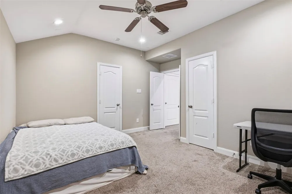 704 Water Street Webster, TX 77598