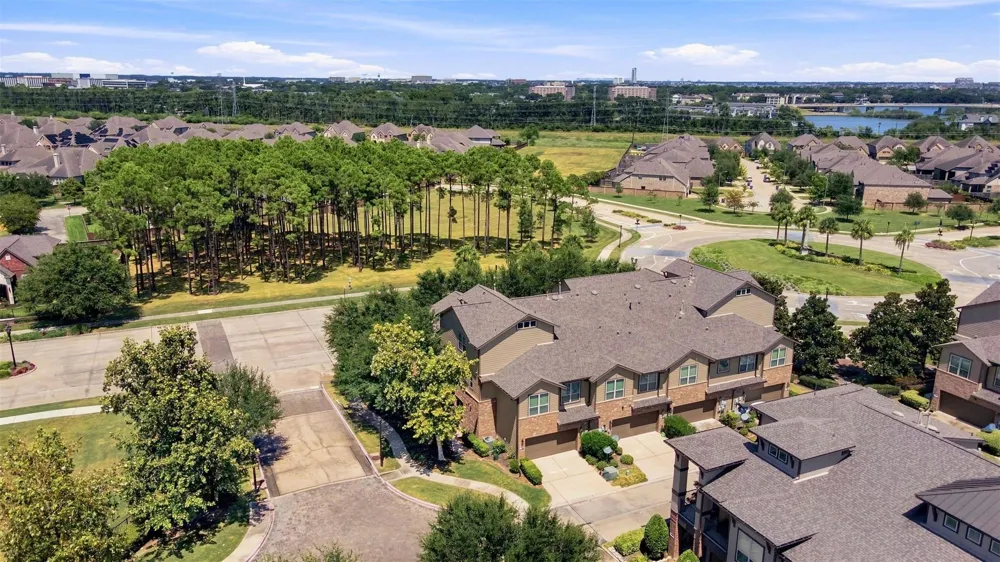 704 Water Street Webster, TX 77598
