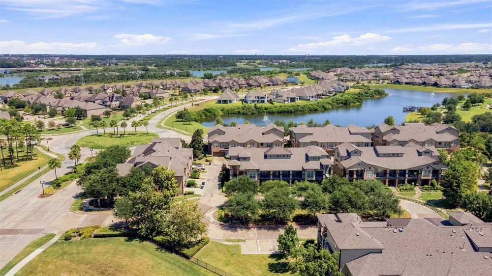 704 Water Street Webster, TX 77598