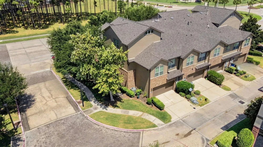 704 Water Street Webster, TX 77598