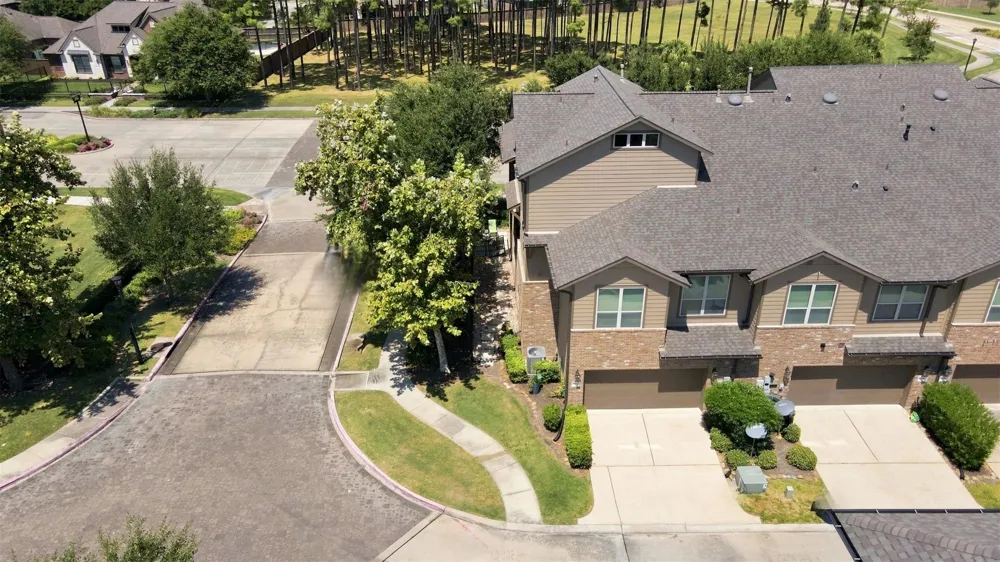 704 Water Street Webster, TX 77598