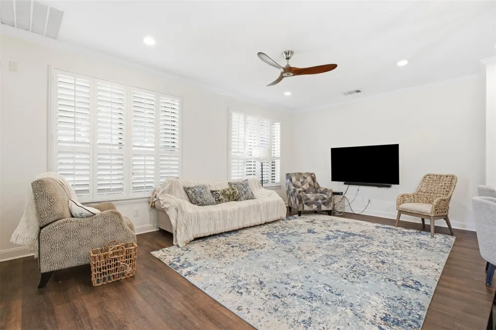 704 Water Street Webster, TX 77598