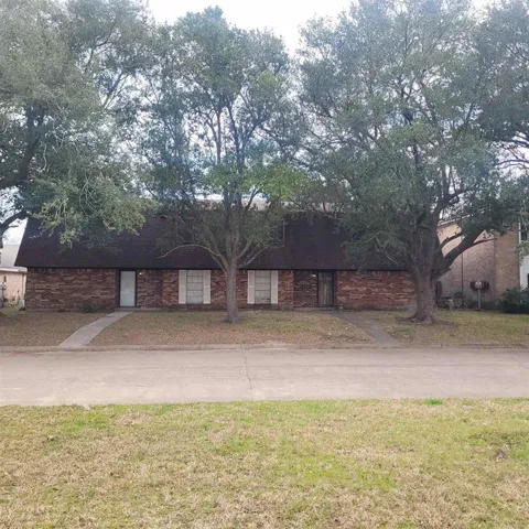 3106 Oakmont Drive