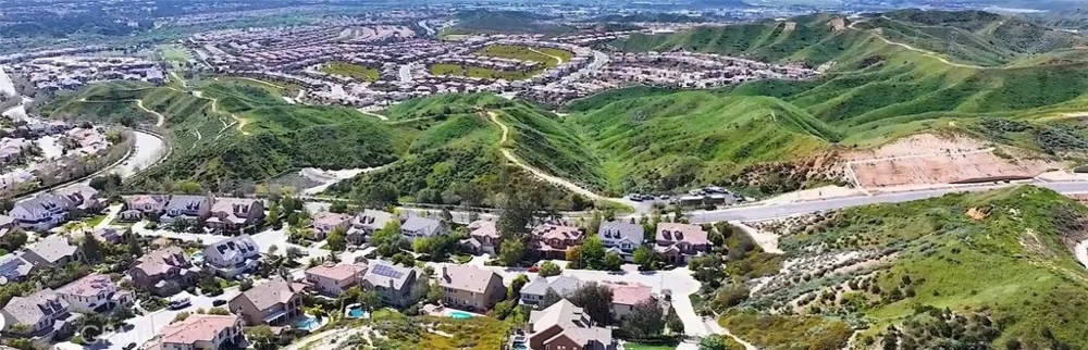 29798 Camino La Cumbre Valencia, CA 91354