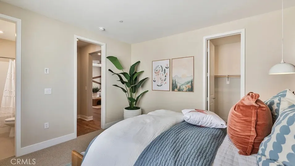 29798 Camino La Cumbre Valencia, CA 91354