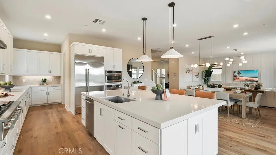 29798 Camino La Cumbre Valencia, CA 91354