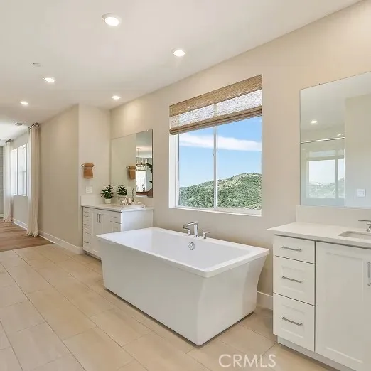 29798 Camino La Cumbre Valencia, CA 91354